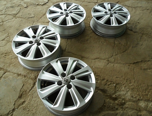 แม็กเก๋งขอบ15แท้ๆ 4รู100 สภาพใหม่ๆกริ๊บๆ (4วง4,800)มากับรถรุนใหม่ปี59