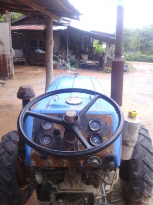 สีนวนจัดให้ แช้ม 304  30แรง เครื่องดี สภาพสวย พวงมาลัยพาวเวอร์ รถพร้อมใช้งาน สนใจติดต่อ 089-9638932