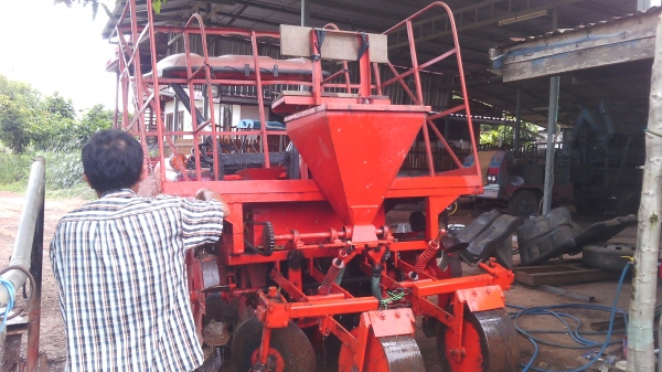 ขายเครื่องปลูกอ้อยร่องคู่