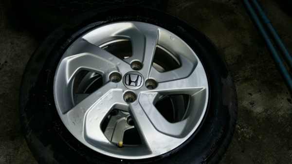 ล้อแม็กซ์ New city พร้อมยาง 175 65 15 สภาพสวย ล้อแม็กซ์ New city พร้อมยาง 175 65 15 สภาพสวย