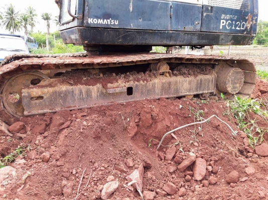 ขายโคมัสสุ120-5 ตัวเดินใหญ่รุ่นพิเศษ เฟรมหนา รำทำงานไว เครื่องเดิมปั้มเดิม