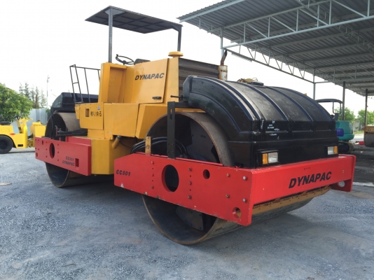 ขายรถบด17ตันDYNAPACรุ่นCC501นำเข้าจากญี่ปุ่น ไม่เคยใช้งานในไทย มีเอกสารพร้อมหน้าเหล็กหลังเหล็ก  บดอัดสั่นสเทือนได้ทั้ง2ล้อ เอวออ่น  เครื่องยนต์ดีเซล6สูบ สภาพดีพร้อมใช้งานมีให้เลือกหลายคันหลายขนาด