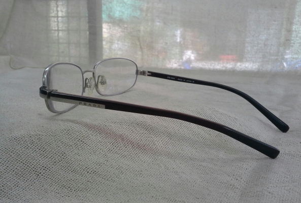 แว่นสายตายาวแบรนด์เนมหรูอิตาลี  Original PRADA handmade in Japan  ค่าสายตา +150  บิ๊กไซซ์!