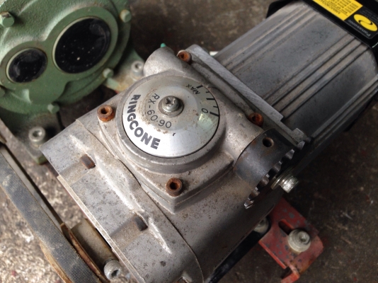 ขายมอเตอร์เกียร์ Shinpo 60W 220V made in Japan รุ่นปรับรอบได้ พร้อมแท่นและหัวเกียร์ทดรอบ สภาพสวยมาก หมุนนิ่ม พร้อมใช้งาน ขายมอเตอร์เกียร์ Shinpo 60W 220V made in Japan รุ่นปรับรอบได้ พร้อมแท่นและหัวเกียร์ทดรอบ สภาพสวยมาก หมุนนิ่ม พร้อมใช้งาน