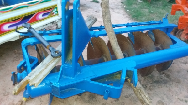 ผาลหกใส่รถไถฟอร์ด