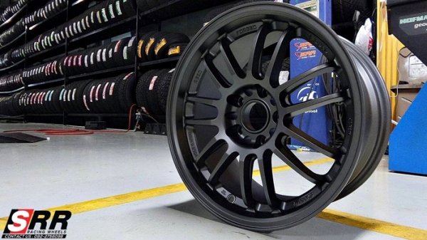 RE30 PARODI ขอบ17 5X114.3 สีกันเมทาลิก