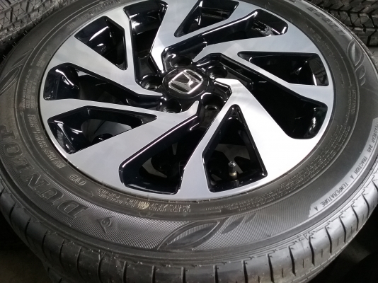 แม็กพร้อมยางป้าแดงซีวิคตัวท๊อปขอบ16 215/55/R16 แม็กพร้อมยางป้าแดงซีวิคตัวท๊อปขอบ16 215/55/R16