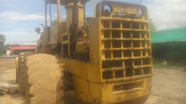 ขายรถตักล้อยาง เอวอ่อน ราคา350,000 สนใจโทร 090-8588220คุณนะ 093-3258446คุณบิว หรือเข้าดูสินค้าอื่นๆได้ที่ www.narong2truck.com หรือ www.truck.in.th/498 หรือเพจFacebook ณรงค์ ซื้อขายรถมือสอง (เว็บไซต์ส่วนตัว) หรือFacebook คุณนะ รถบรรทุก