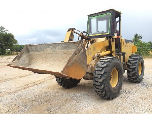 รถตัก KOMATSU 510. สนใจติดต่อ 081 - 6079515