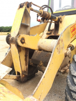 รถตัก KOMATSU 510. สนใจติดต่อ 081 - 6079515
