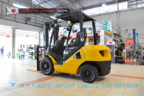 รถโฟล์คลิฟท์พร้อมขาย KOMATSU รุ่น FD25C-16-735771 ราคา 385,000 บาท นำเข้าจากประเทศญี่ปุ่น 100\% ไม่เคยใช้งานในไทย