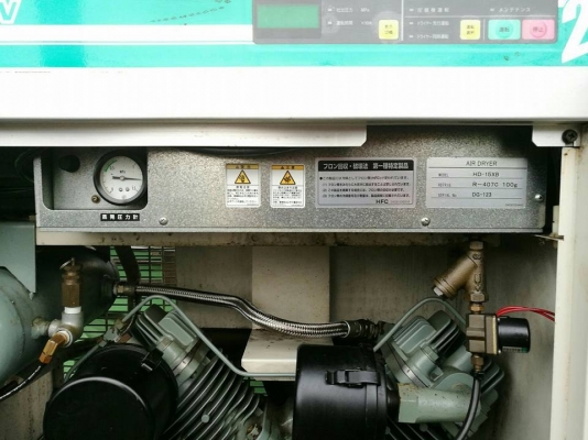 ปั้มลมตู้เก็บเสียงญี่ปุ่น BEBICON HITACHI รุ่น PACKAGE OILFREE 3 HP มีระบบ AIR DRYER ลงตู้สดนอกเงาๆมาเทสก่อนได้