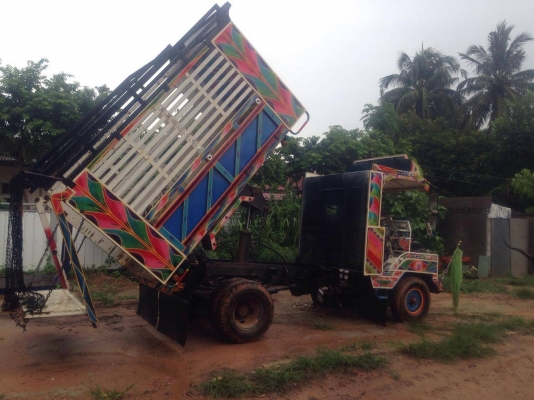 ขายรถอีแต๋นหกล้อดั้ม