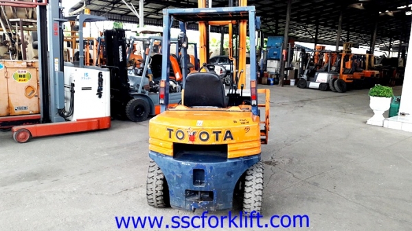 ขายรถยก TOYOTA 5FD25 เสาสูง 4.5 เมตร งาฮิ้งฟอร์ค ขายรถยก TOYOTA 5FD25 เสาสูง 4.5 เมตร งาฮิ้งฟอร์ค