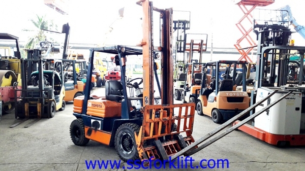 ขายรถยก TOYOTA 5FD25 เสาสูง 4.5 เมตร งาฮิ้งฟอร์ค ขายรถยก TOYOTA 5FD25 เสาสูง 4.5 เมตร งาฮิ้งฟอร์ค