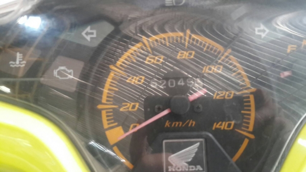 ขาย Honda Click 110 i ปี 53 เครื่องดีเดิมๆ ภายนอกมีรอยล้มด้านซ้าย และลงล้อขอบ 17 เล่มพร้อมชุดโอน ขาย Honda Click 110 i ปี 53 เครื่องดีเดิมๆ ภายนอกมีรอยล้มด้านซ้าย และลงล้อขอบ 17 เล่มพร้อมชุดโอน