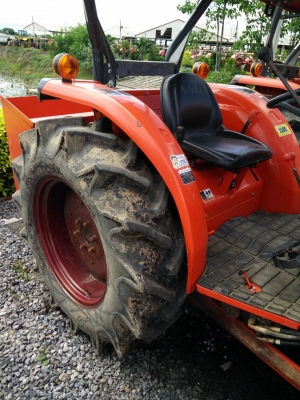 ขายรถแทรกเตอร์รุ่น L4708 พร้อมบุ้งกี๋ รถใช้งานมาน้อย 423 ชั่วโมง ปรับสภาพให้พร้อมใช้งาน