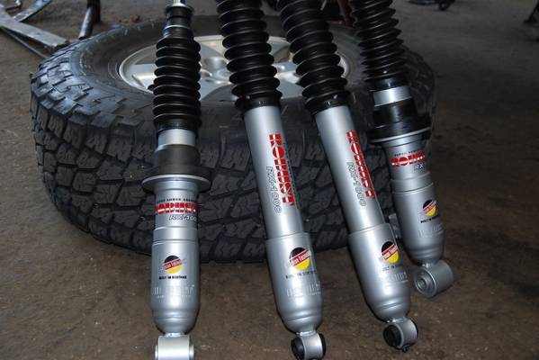 โช้ค Robust shock ช่วยใการขับขี่ที่ดีขึ้น และทำให้คุณมั่งใจในการขับขี่ที่ดี โช้ค Robust shock ช่วยใการขับขี่ที่ดีขึ้น และทำให้คุณมั่งใจในการขับขี่ที่ดี