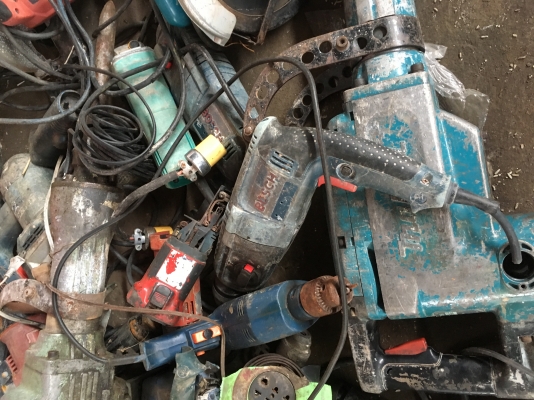 ขายเหมา....ซากเครื่องมือช่าง 39 ตัว