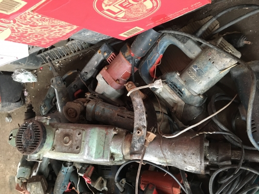 ขายเหมา....ซากเครื่องมือช่าง 39 ตัว