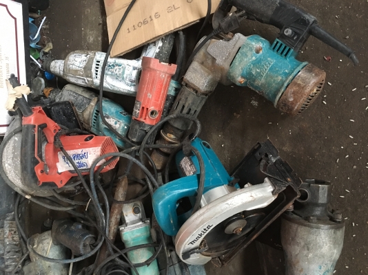 ขายเหมา....ซากเครื่องมือช่าง 39 ตัว