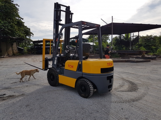 ขายรถยกดีเซลเสา4.5เมตร.ยางตันใหม่ๆ