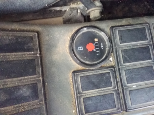 ขาย 1,050,000  VOLVO EC 210 B LC 14,000 ชม.เครื่องดี ปั้มแรง ไฟฟ้าครบ เอวแน่น ช่วงล่างเต็ม อินวอยท์ รถสวยพร้อมใช้เอกสารพร้อมโอน 090-772-3710 090-772-3708