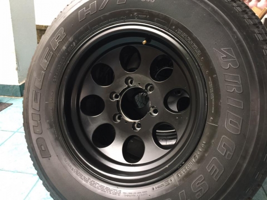 ขายล้อลายMickeythompson 16x8 off0 ยางBridgestone 265/70/16 ปี12 ดอกสวยเต็ม4เส้น