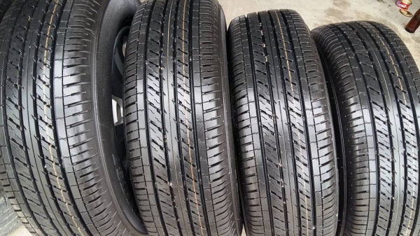 ขายล้อแม็ก revo 16" พร้อมยางปี16  สนใจติดต่อ ตาเล็ก ล้อและยางครับ 081-3747940