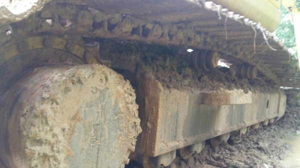 ขาย 1,395,000 KOMATSU pc 200-8 ทำงาน 15,&times;&times;&times;  ชั่วโมง เครื่องดี ปั๊มดี  ไฟฟ้าครบพร้อมใช้ เอกสารเล่ม รถอยู่ จ.สกลนคร 090-772-3710 090-772-3708