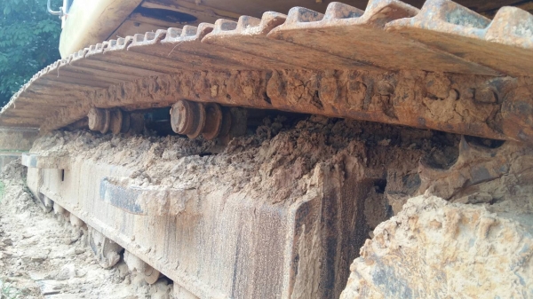 ขาย 1,395,000 KOMATSU pc 200-8 ทำงาน 15,&times;&times;&times;  ชั่วโมง เครื่องดี ปั๊มดี  ไฟฟ้าครบพร้อมใช้ เอกสารเล่ม รถอยู่ จ.สกลนคร 090-772-3710 090-772-3708