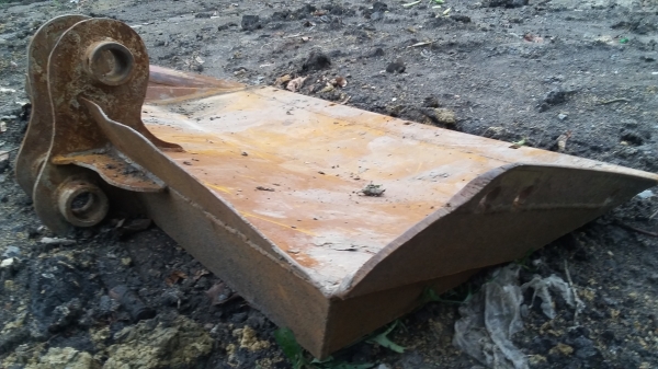 ขาย บุ้งกี๋ กวาดเลน ใส่รถขนาด PC30-40