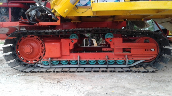 ขายรถเกี่ยวพร้อมแทนเลอร์ รถเกี่ยวเครื่อง JO8 ตัวดิน 12 นอก แทนเลอร์เครื่อง 175 , 7เกียร์  สนใจติดต่อได้ที่  0899152546,0934573172