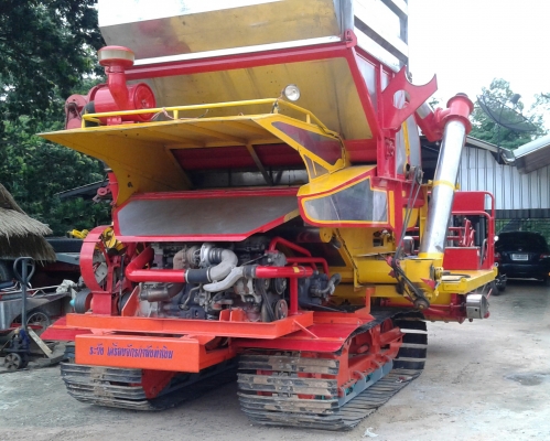 ขายรถเกี่ยวพร้อมแทนเลอร์ รถเกี่ยวเครื่อง JO8 ตัวดิน 12 นอก แทนเลอร์เครื่อง 175 , 7เกียร์  สนใจติดต่อได้ที่  0899152546,0934573172