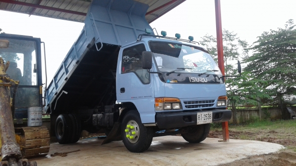 รถดั้มพ์