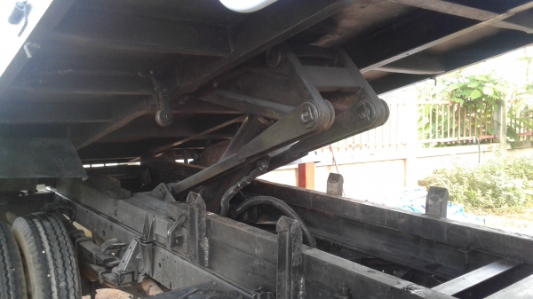 รถดั้มพ์