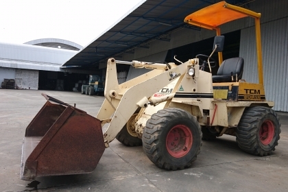 ขายรถตักล้อยาง TCM 810A (สภาพดีมาก)