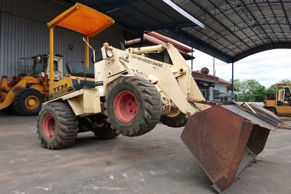 ขายรถตักล้อยาง TCM 810A (สภาพดีมาก)