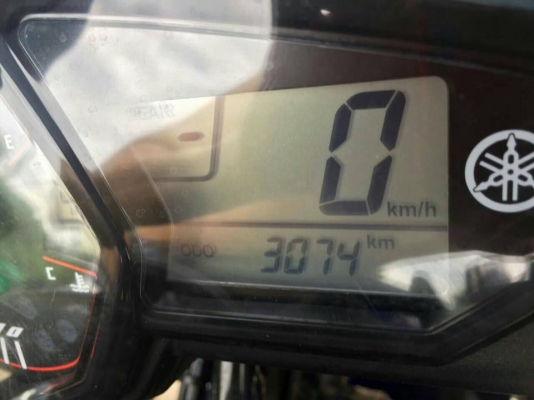 Yamaha R3 ABS 2015 ท่อแต่ง ไฟหน้าแต่ง กันล้ม กระจกมองข้างแต่ง น๊อตตั้งสแตน เบาะท้ายแต่ง ราคา100,000.-บาท สนใจติดต่อได้เลยคับ