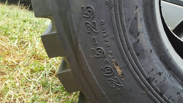 ยางรถตัก