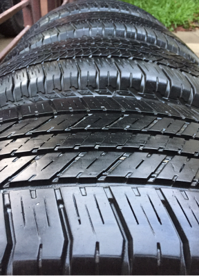 ยาง Bridgestone 265 65 17 ปลายปี13 ดอกเยอะ พร้อมใช้งาน ราคาไม่แพง