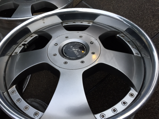 ล้อแท้ FABULOUS ขอบ18 ใส่ได้หลายรุ่น ราคาไม่แพง ล้อแท้ FABULOUS ขอบ18 ใส่ได้หลายรุ่น ราคาไม่แพง