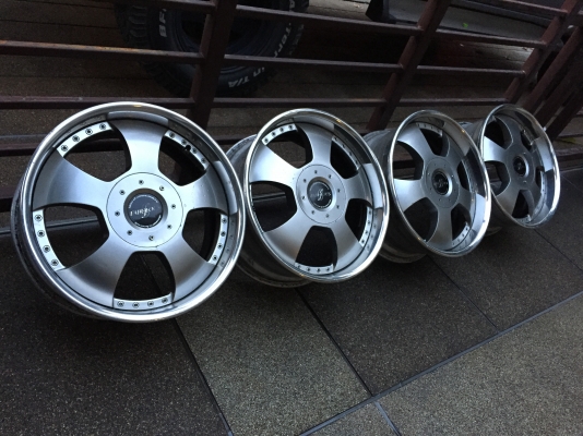 ล้อแท้ FABULOUS ขอบ18 ใส่ได้หลายรุ่น ราคาไม่แพง ล้อแท้ FABULOUS ขอบ18 ใส่ได้หลายรุ่น ราคาไม่แพง