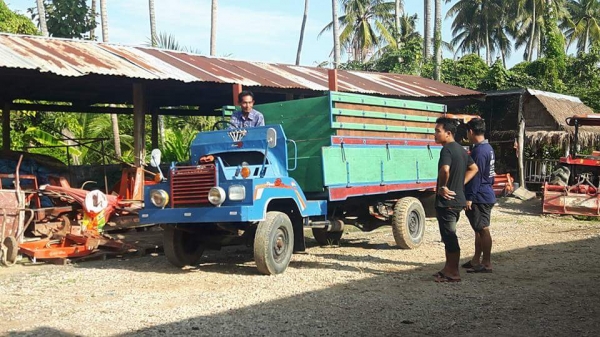 ปัญญาแทรคเตอร์..จัดมาให้ครับ ด่วน!!!รถอีแต๋น เครื่อง อีซุซุKB 2200 4สูบ สภาพพร้อมใช้