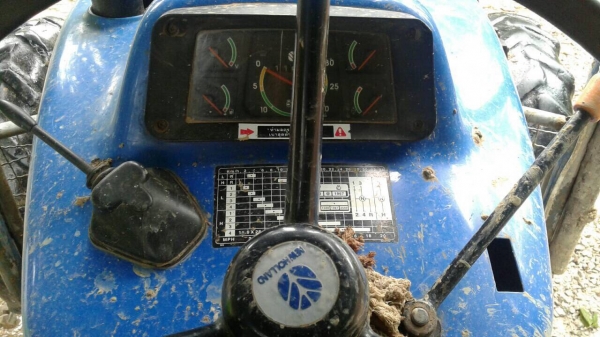 ขายรถไถ2เพลา NEWHOLLAND 3630 ทำงาน 1พันกว่ากิโล เดิมๆสวยๆสนใจโทร 081-970-1072