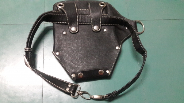 ขายกระเป๋าหนังใส่เครื่องมือช่างงานดีงานเก่าเก็บ ขายกระเป๋าหนังใส่เครื่องมือช่างงานดีงานเก่าเก็บ