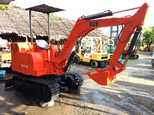 kubota kh-8hพร้อมใช้ สภาพดี เก่าญี่ปุ่น มีใบอินวอย 3สูบ