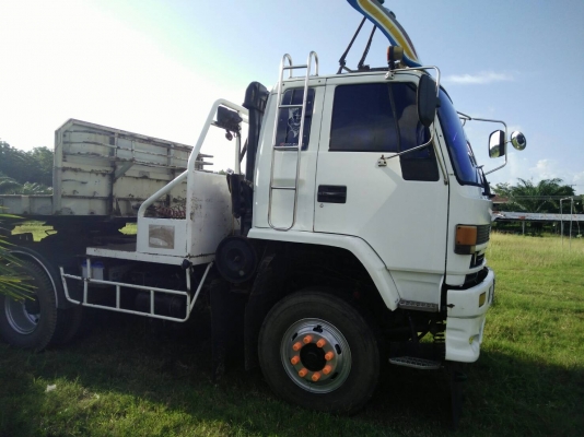 ขายทั้ถงพ่วงนะคะ รถบ้านคะ เครื่องเปลี่ยนเป็น 320. แจ้งลงเล่มทะเบียนเรียบร้อยแล้ว ขายพร้อมหางสามเพลาแท้ สภาพภายในคอนโซลสวยคะ เล่มทะเบียนพร้อมโอน ราคา 950,000 บาท ต่อรองได้ตามเนื้องานคะ สนใจโทร 083-9686255ไอดีไลน์ Paravee108