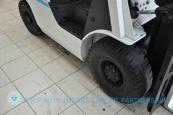 ขายรถโฟล์คลิฟท์มือสอง NISSAN รุ่น NL01-000188 ราคา 175,000 บาทนำเข้าจากประเทศญี่ปุ่น 100\% ไม่เคยใช้งานในประเทศไทย