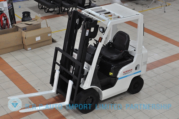 ขายรถโฟล์คลิฟท์มือสอง NISSAN รุ่น NL01-000188 ราคา 175,000 บาทนำเข้าจากประเทศญี่ปุ่น 100\% ไม่เคยใช้งานในประเทศไทย